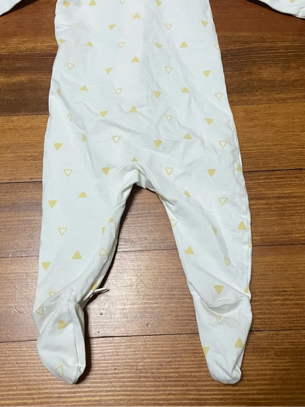 Monica + Andy Organic Cotton Footed One-Piece White Pajamas w Yellow Triangles